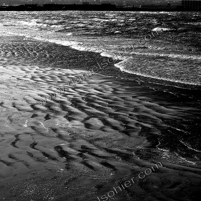 COUP DE VENT - Cherbourg en Cotentin - Manche - France 2008 - Hasselblad 6x6 argentique Photographie N° Alcrm 01